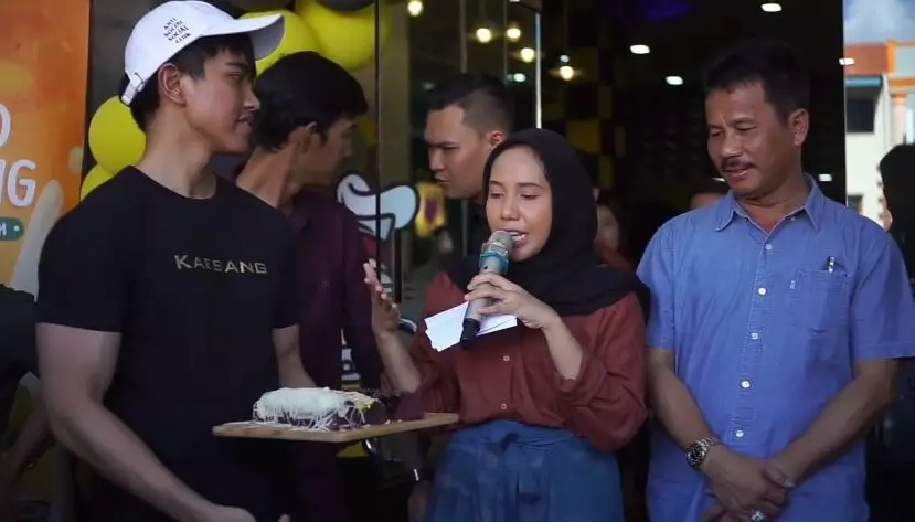 Nadya Arifta jadi MC di acara Kesang © 2021 brilio.net Nadya Arifta jadi MC di acara Kesang © 2021 brilio.net