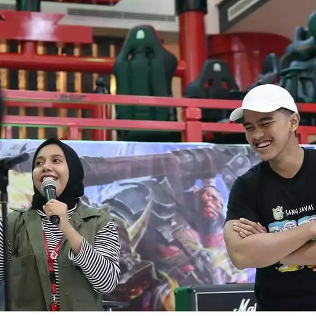 Nadya Arifta jadi MC di acara Kesang © 2021 brilio.net