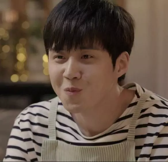 potret transformasi Kim Seon-ho dari berbagai sumber