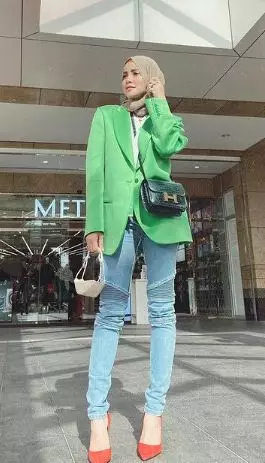 Gaya fashion Olla Ramlan © Instagram/@ollaramlanaufar