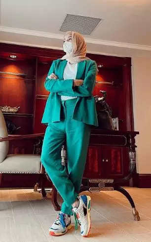 Gaya fashion Olla Ramlan © Instagram/@ollaramlanaufar