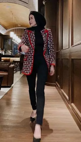 Gaya fashion Olla Ramlan © Instagram/@ollaramlanaufar