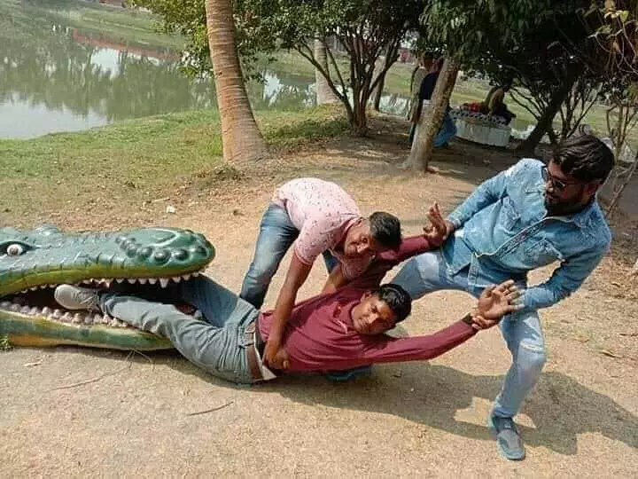 cowok kurang kerjaan di luar rumah © berbagai sumber