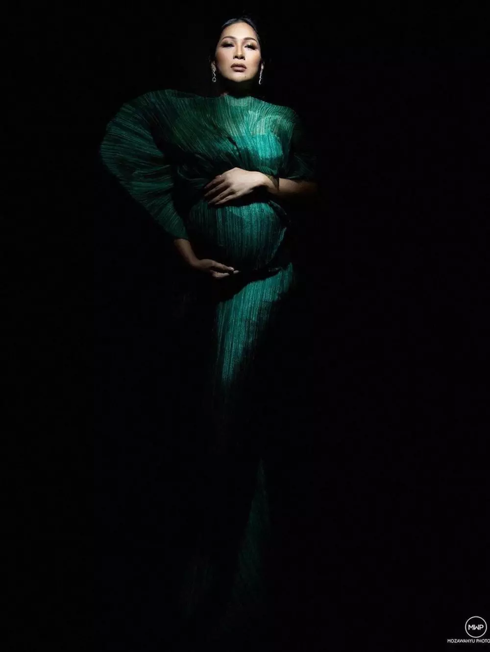 pemotretan maternity Tata Janeeta © berbagai sumber