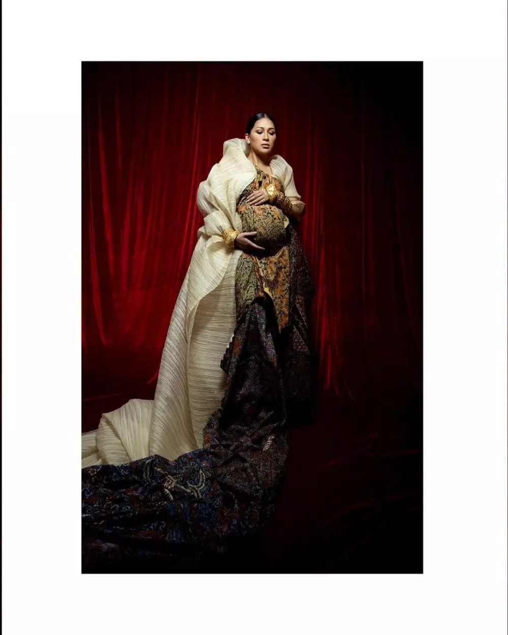 pemotretan maternity Tata Janeeta © berbagai sumber