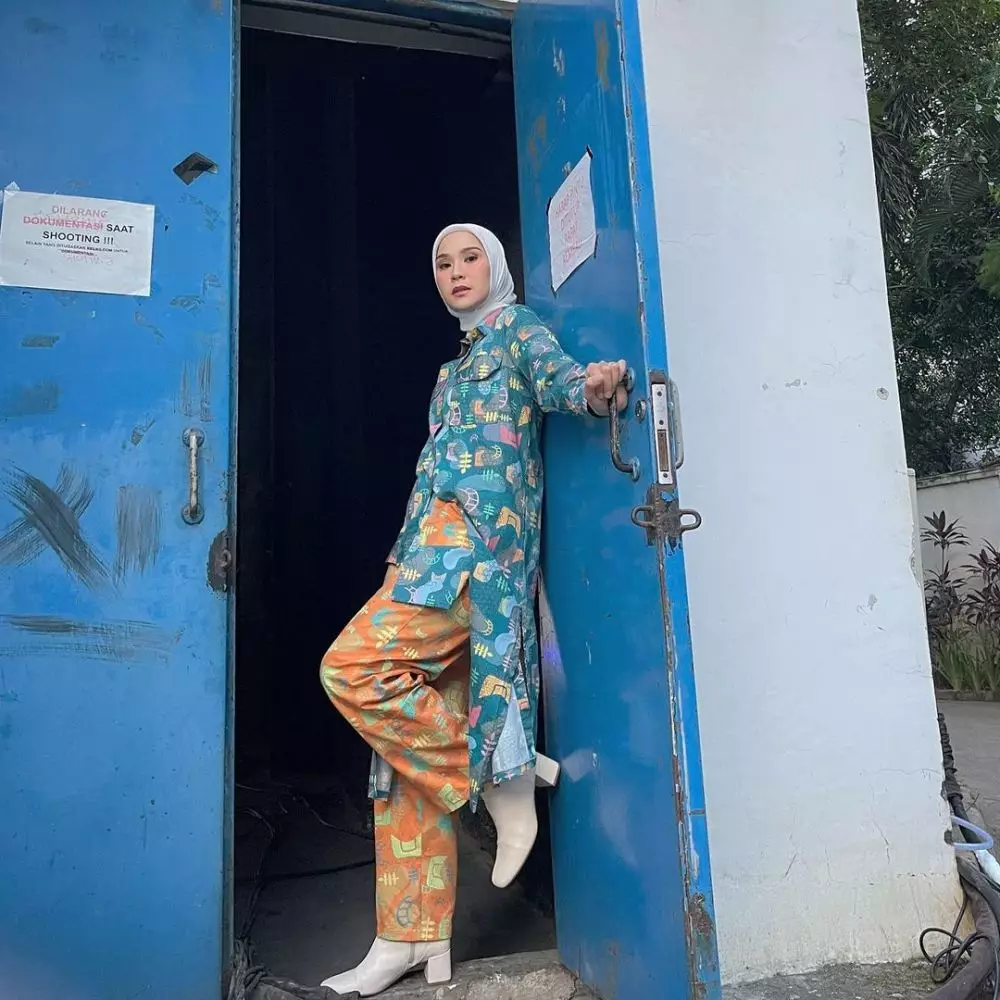 padu padan gaya simple ala Zaskia Adya Mecca © 2021 brilio.net padu padan gaya simple ala Zaskia Adya Mecca © 2021 brilio.net