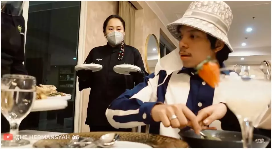 Aurel bukber rayakan kehamilan © berbagai sumber Aurel bukber rayakan kehamilan © berbagai sumber