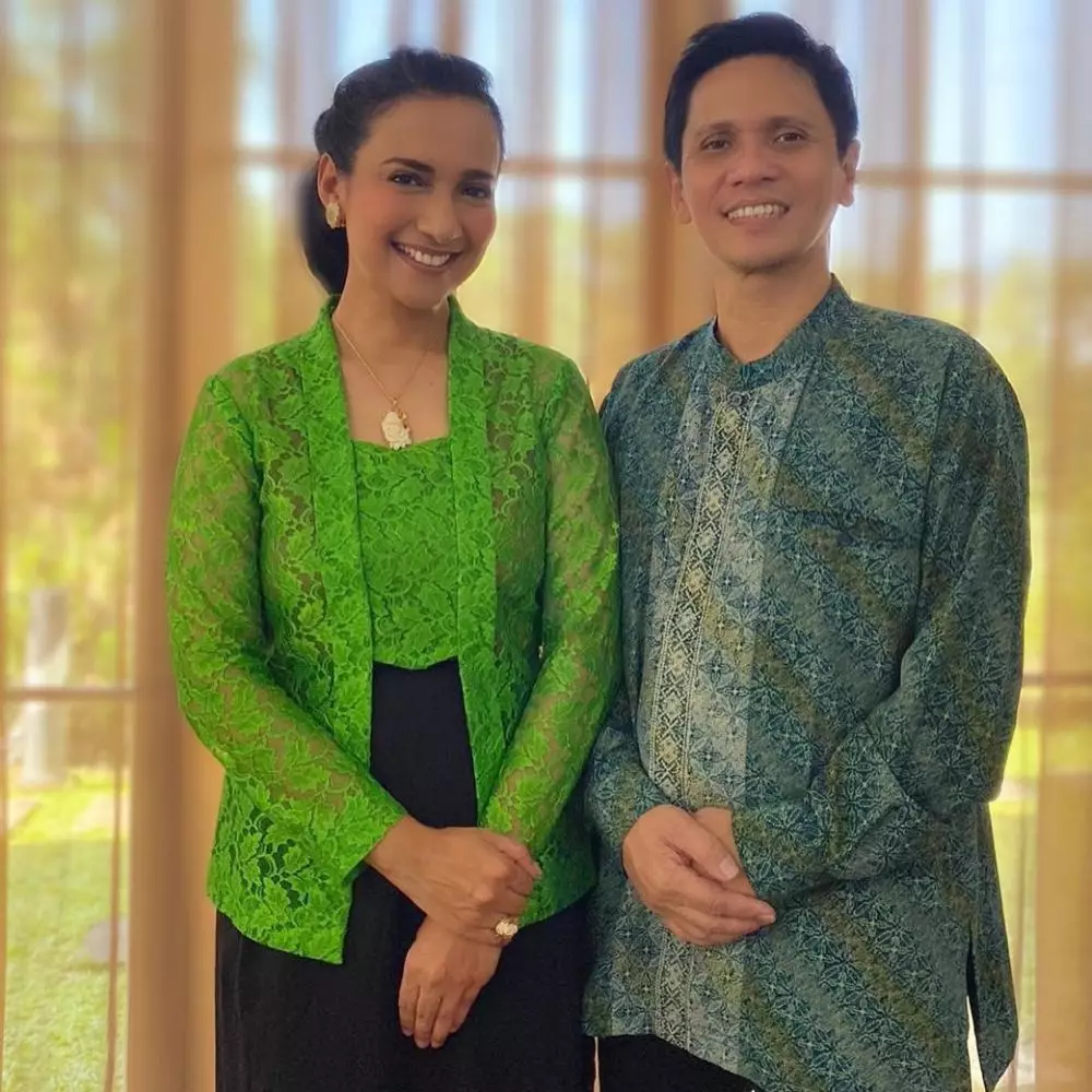 potret kemesraan Shahnaz Haque dan Gilang Ramadhan © 2021 brilio.net potret kemesraan Shahnaz Haque dan Gilang Ramadhan © 2021 brilio.net