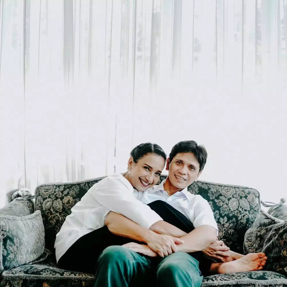 potret kemesraan Shahnaz Haque dan Gilang Ramadhan © 2021 brilio.net potret kemesraan Shahnaz Haque dan Gilang Ramadhan © 2021 brilio.net