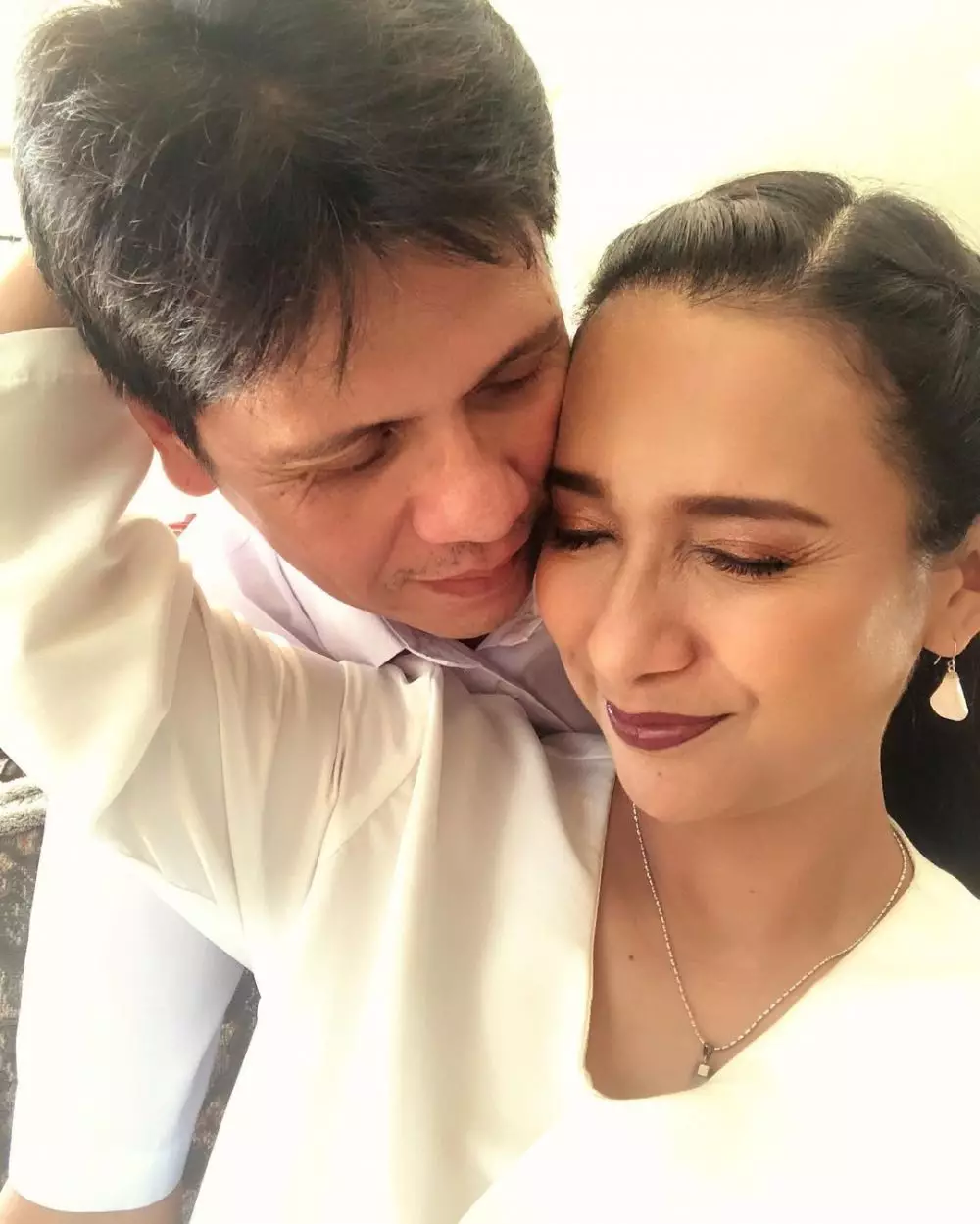 potret kemesraan Shahnaz Haque dan Gilang Ramadhan © 2021 brilio.net potret kemesraan Shahnaz Haque dan Gilang Ramadhan © 2021 brilio.net