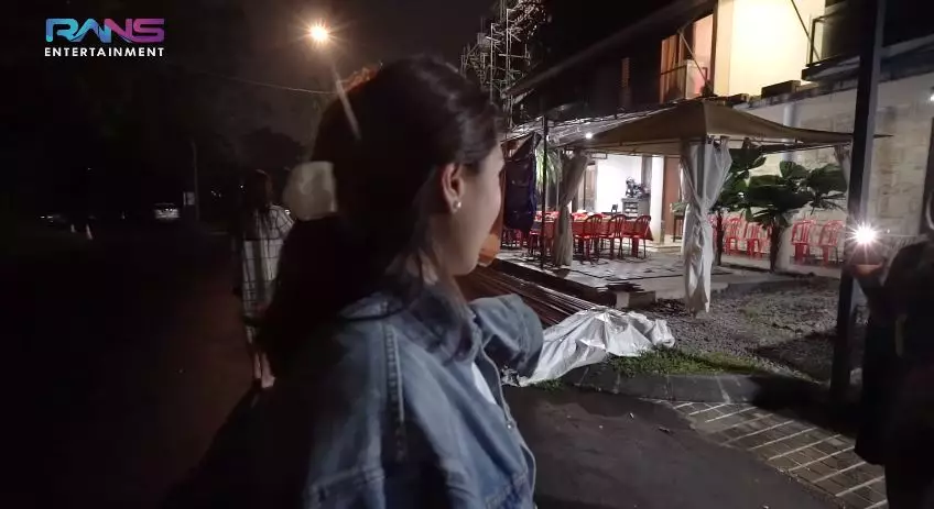 nagita slavina jajan warung kaki lima © YouTube