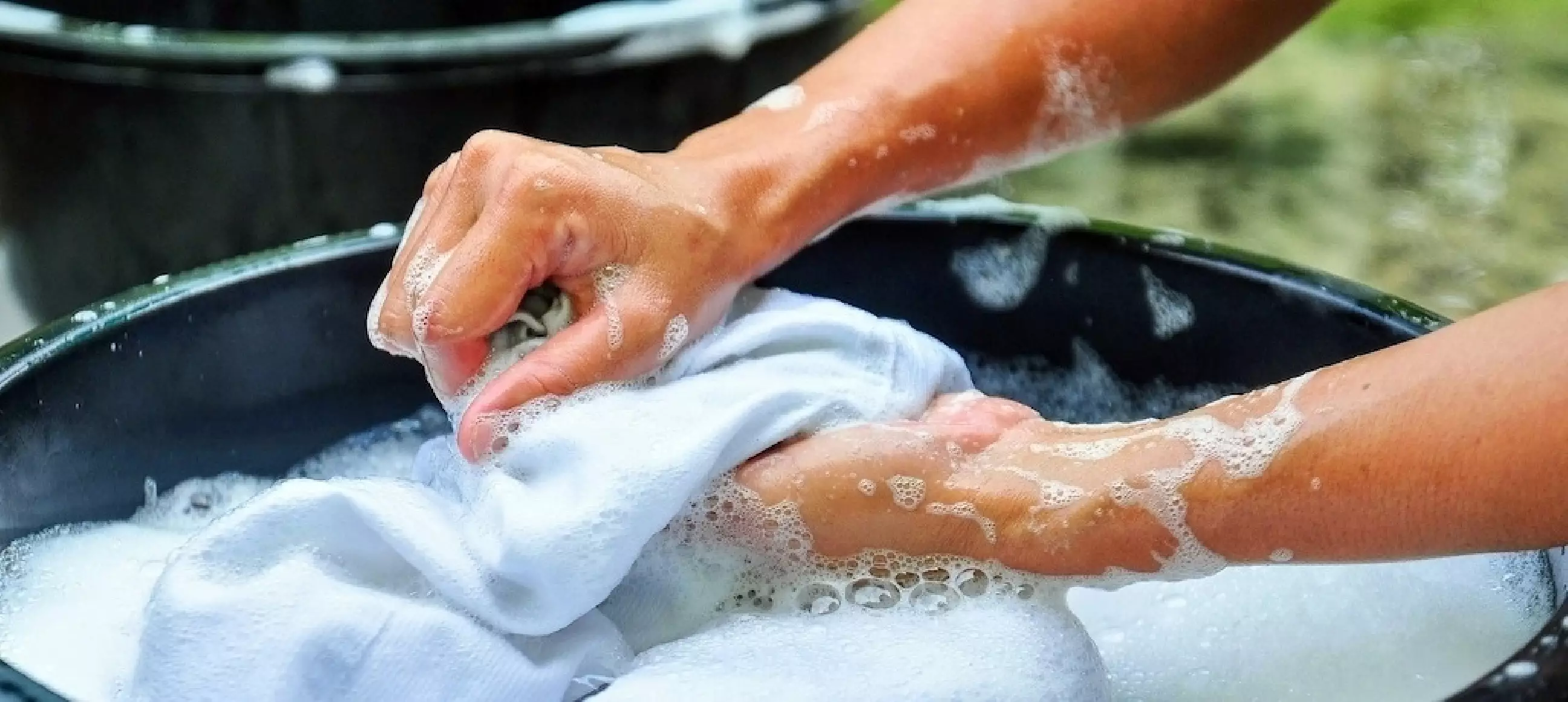 5 Kesalahan yang sering dilakukan saat menyuci pakaian