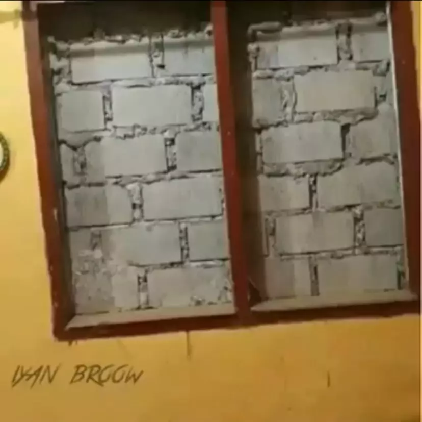 penampakan jendela absurd © 2021 berbagai sumber