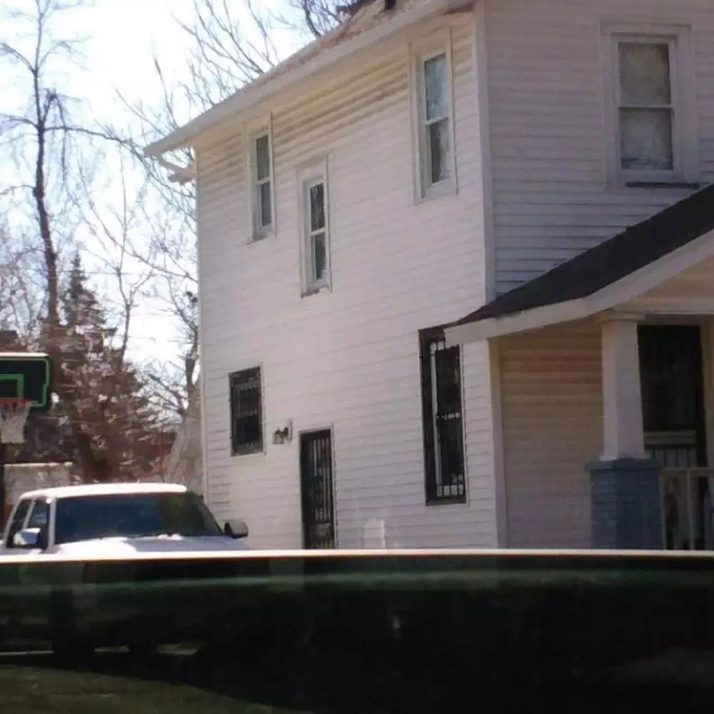 penampakan jendela absurd © 2021 berbagai sumber