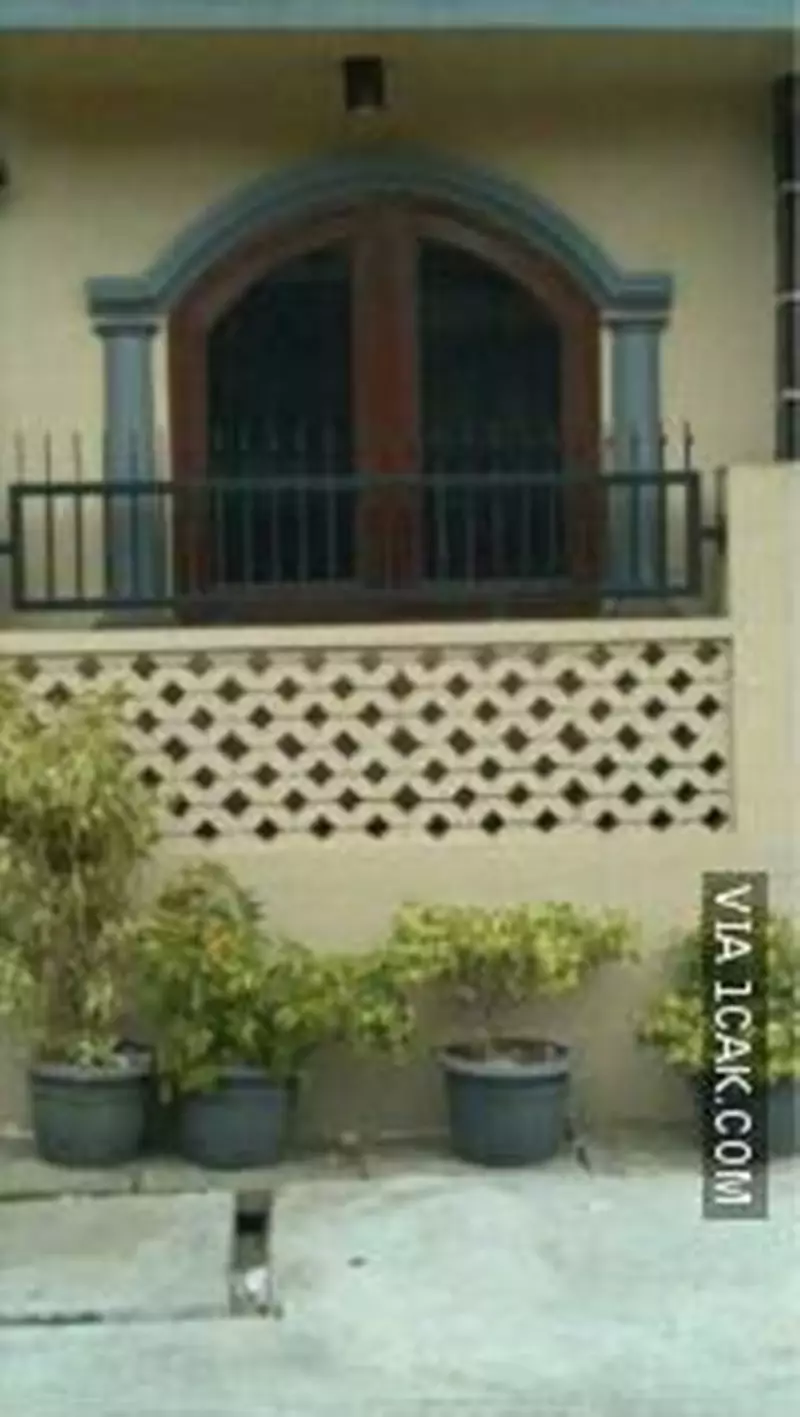 penampakan jendela absurd © 2021 berbagai sumber