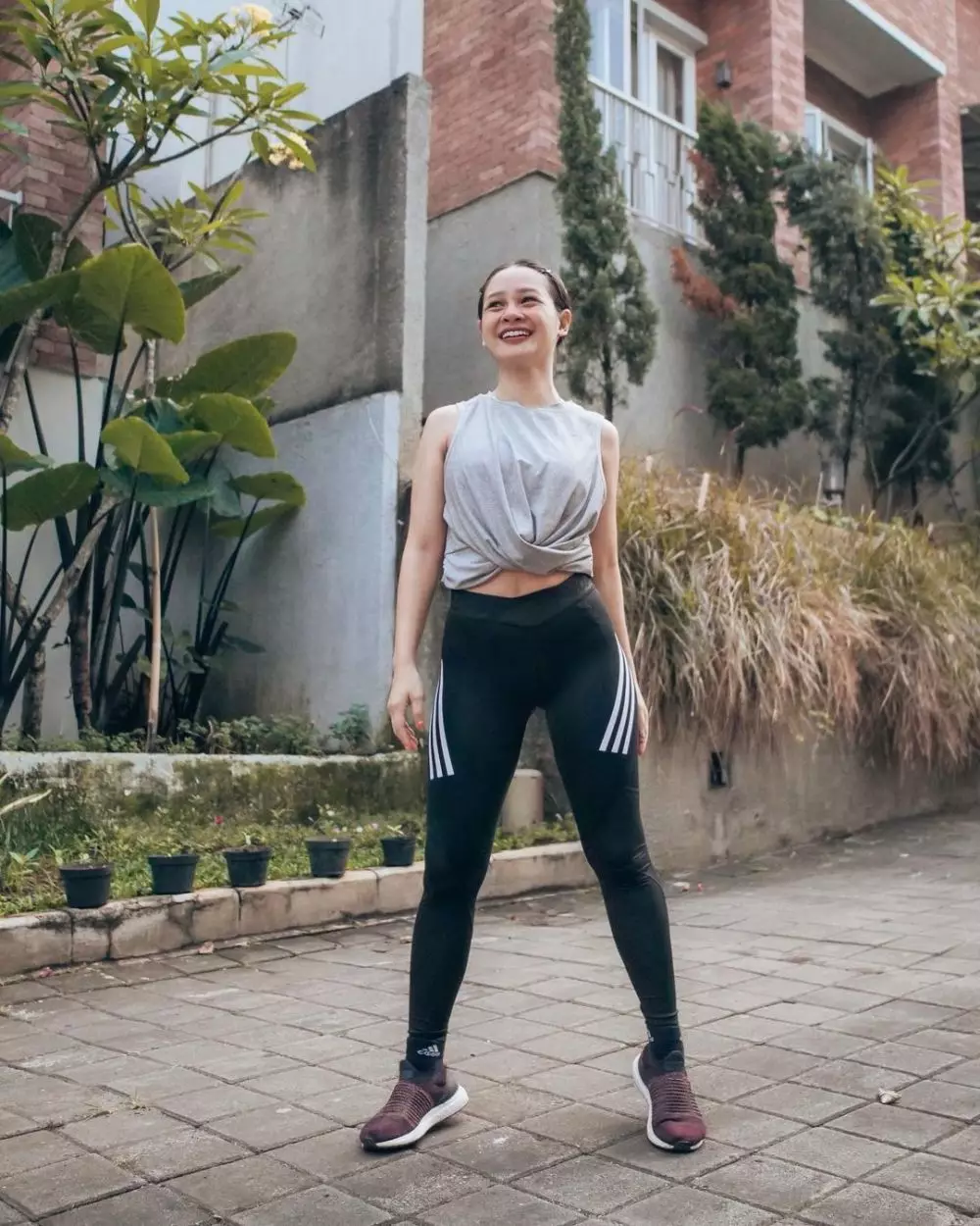 gaya penyanyi saat olahraga © berbagai sumber gaya penyanyi saat olahraga © berbagai sumber