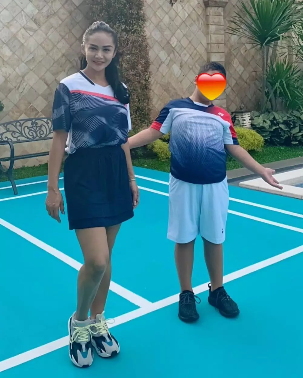 gaya penyanyi saat olahraga © berbagai sumber gaya penyanyi saat olahraga © berbagai sumber