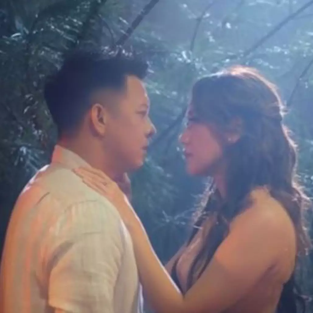 Momen Ariel Noah bareng 6 seleb di video klip, tampil mesra