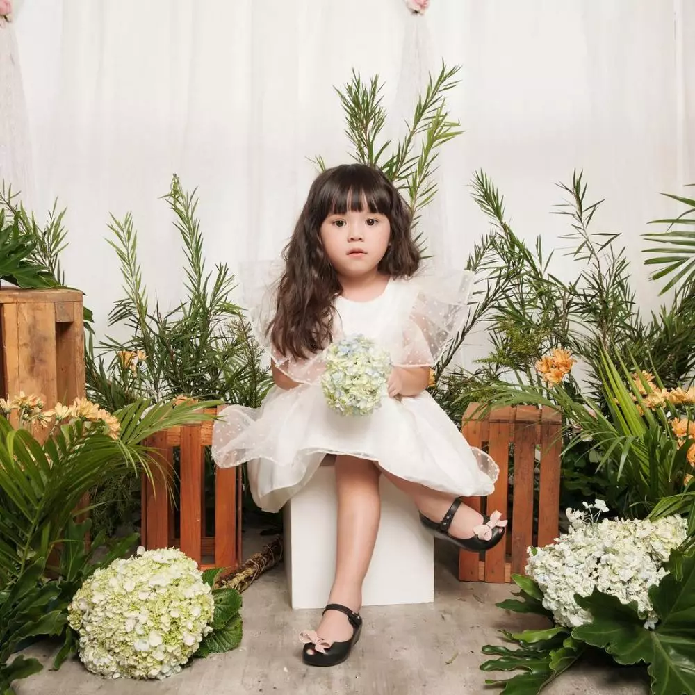 Gaya pemotretan Gempita berbagai tema dari berbagai sumber Gaya pemotretan Gempita berbagai tema dari berbagai sumber