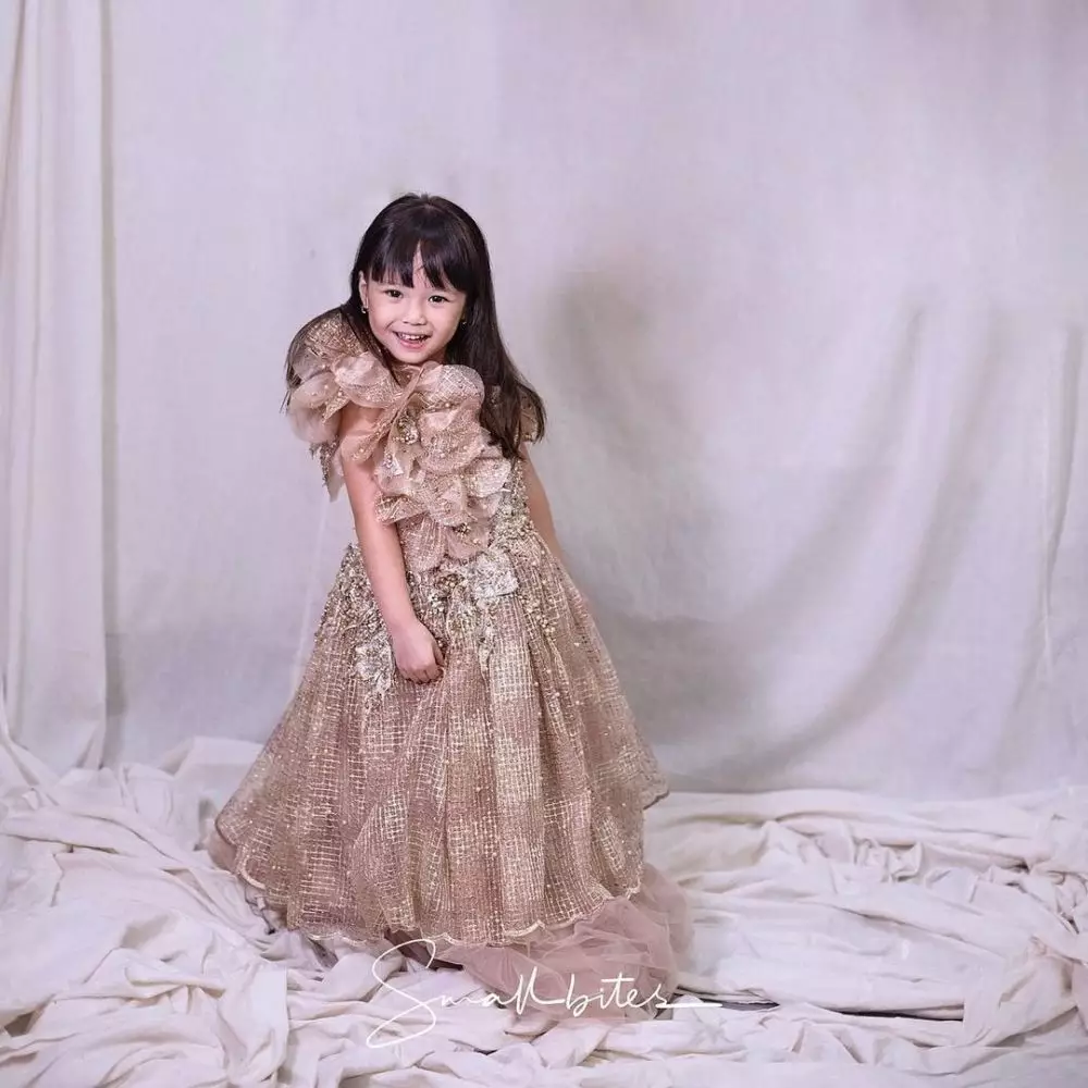 Gaya pemotretan Gempita berbagai tema dari berbagai sumber Gaya pemotretan Gempita berbagai tema dari berbagai sumber