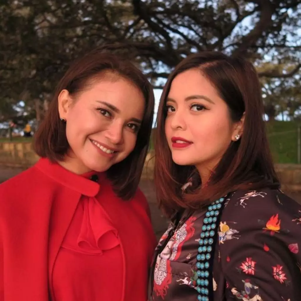 Potret persahabatan 8 seleb dengan jarak usia belasan tahun, kompak