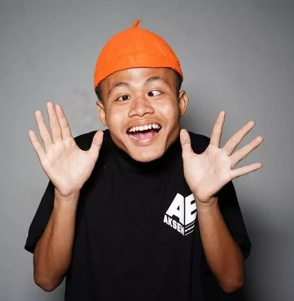 kabar terbaru pemain Emak Ijah Pengen ke Mekkah dari berbagai sumber kabar terbaru pemain Emak Ijah Pengen ke Mekkah dari berbagai sumber