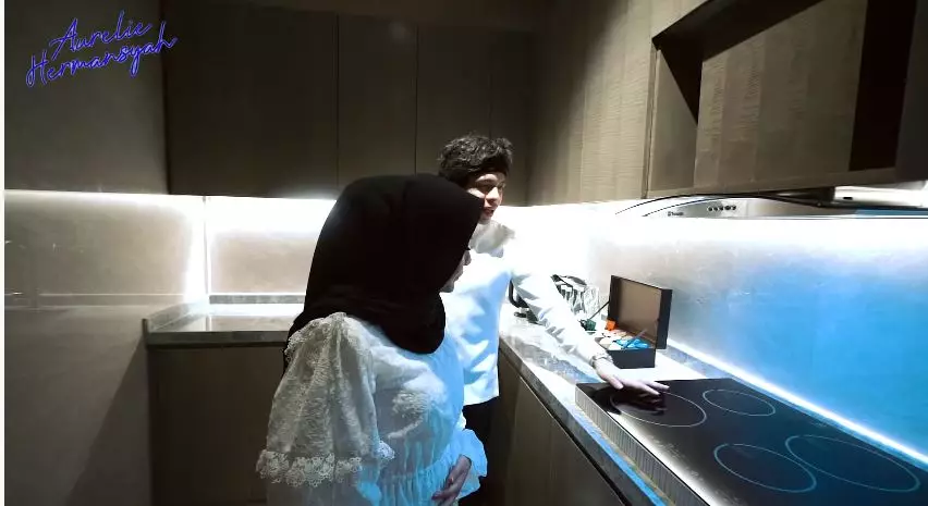 potret hotel aurel dan atta menginap © YouTube