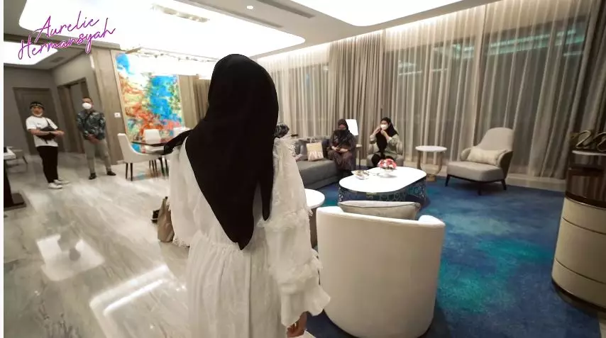 potret hotel aurel dan atta menginap © YouTube