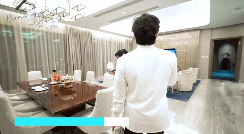 potret hotel aurel dan atta menginap © YouTube