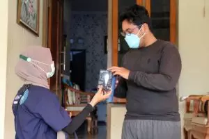 Perusahaan ini bagi-bagi lampu untuk dukung aksi hemat energi