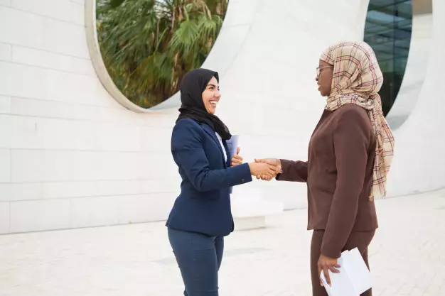 Bacaan doa ketika bersilaturahmi © freepik.com