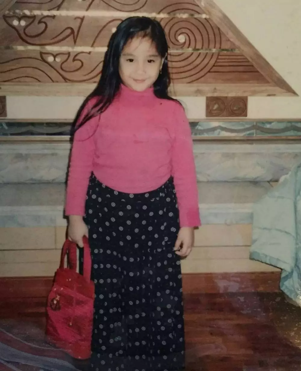 Potret masa kecil Nagita Slavina © 2021 brilio.net Potret masa kecil Nagita Slavina © 2021 brilio.net