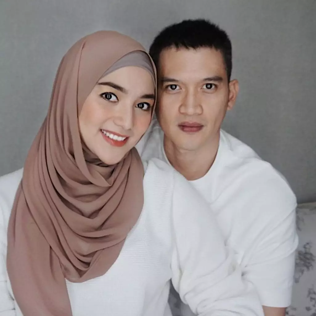 6 Potret mobil baru Citra Kirana dan Rezky Aditya, harganya miliaran