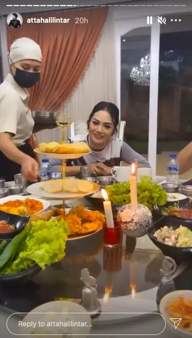 Aurel buka puasa bersama Krisdayanti © berbagai sumber Aurel buka puasa bersama Krisdayanti © berbagai sumber