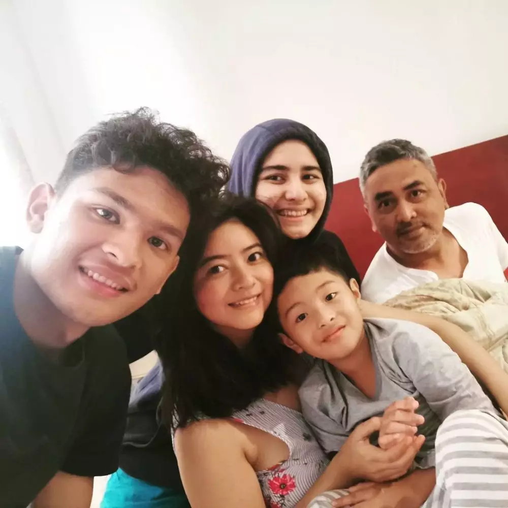 potret seleb dengan anak sambung remaja © 2021 brilio.net