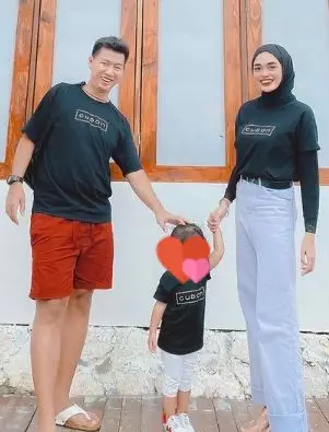 Potret komika Indonesia kembaran baju © berbagai sumber