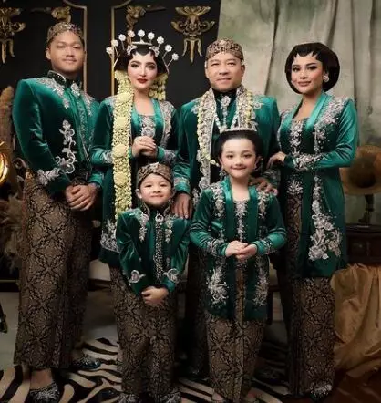 Potret keluarga Anang & Ashanty © Instagram/@ashanty_ash