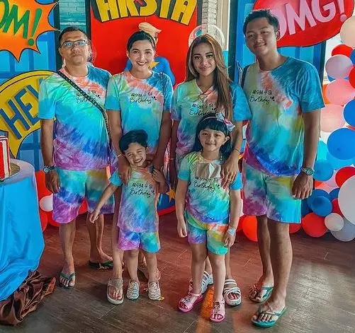 Potret keluarga Anang & Ashanty © Instagram/@ashanty_ash