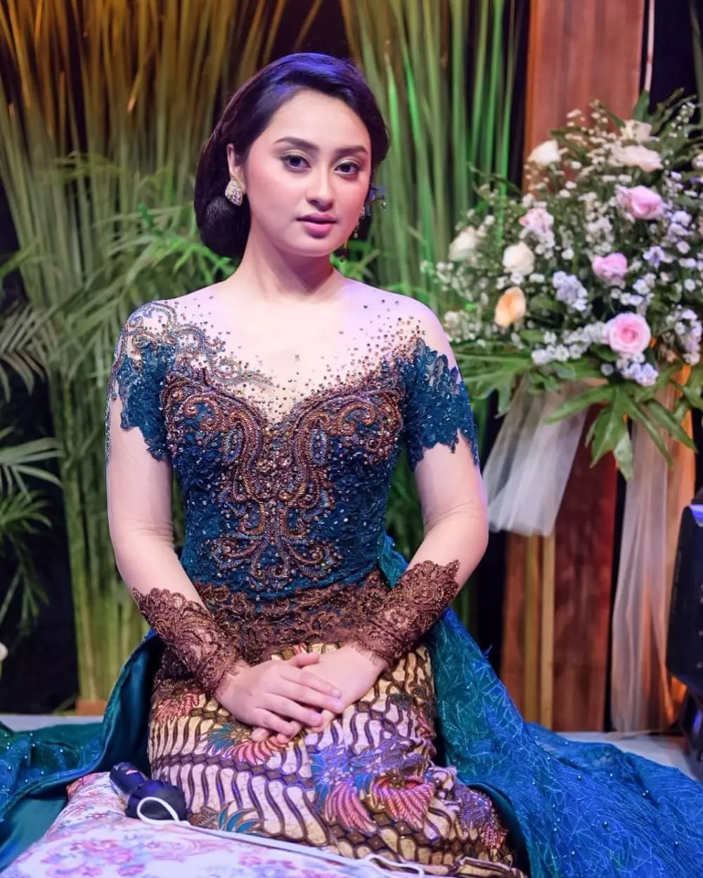 Potret Memes Prameswari jadi sinden Instagram © 2021 brilio.net