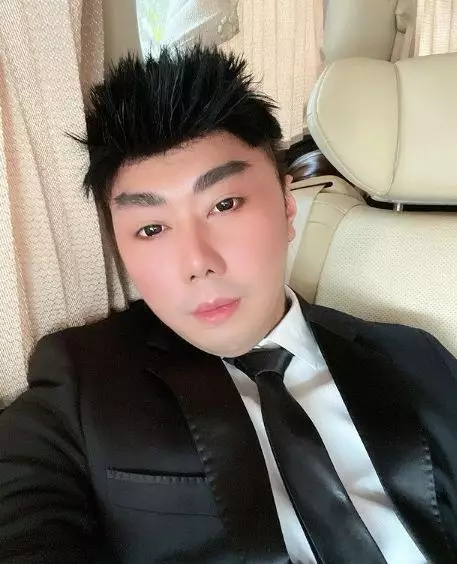 11 Potret transformasi gaya rambut Roy Kiyoshi © Instagram/@roykiyoshi 11 Potret transformasi gaya rambut Roy Kiyoshi © Instagram/@roykiyoshi