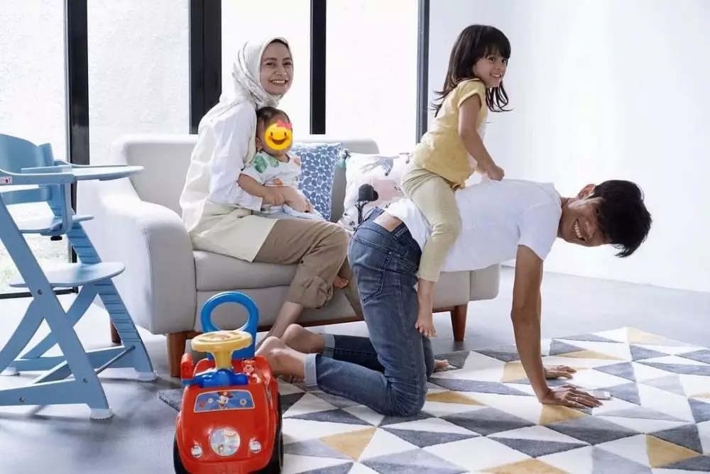 potret kebersamaan vokalis band & keluarga dari berbagai sumber