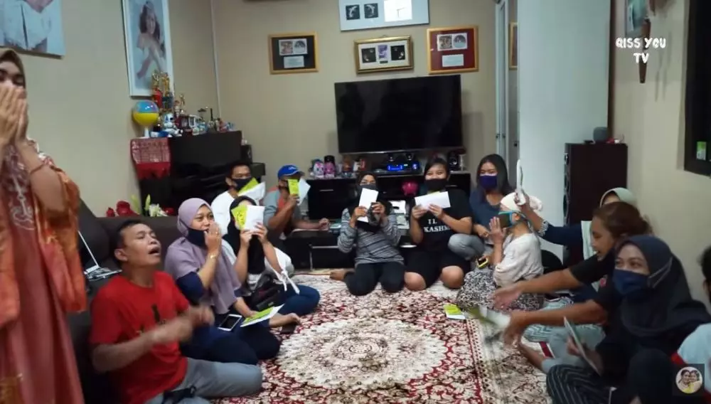 seleb bagi-bagi THR © 2021 brilio.net