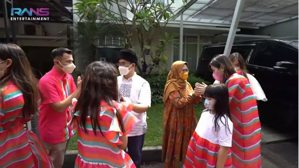 Lebaran keluarga Nagita © YouTube
