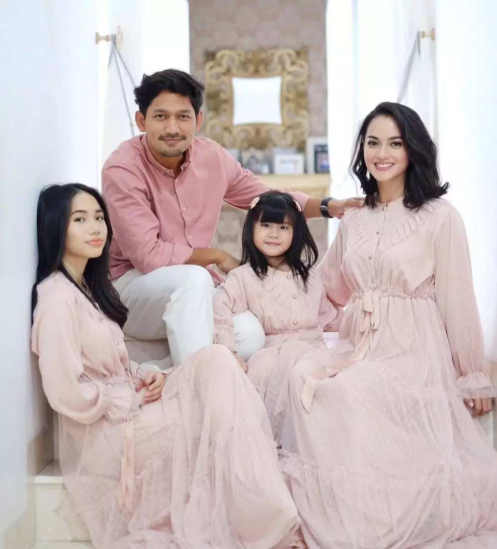 Momen 11 pasangan seleb rayakan lebaran  Instagram © 2021 brilio.net Momen 11 pasangan seleb rayakan lebaran  Instagram © 2021 brilio.net