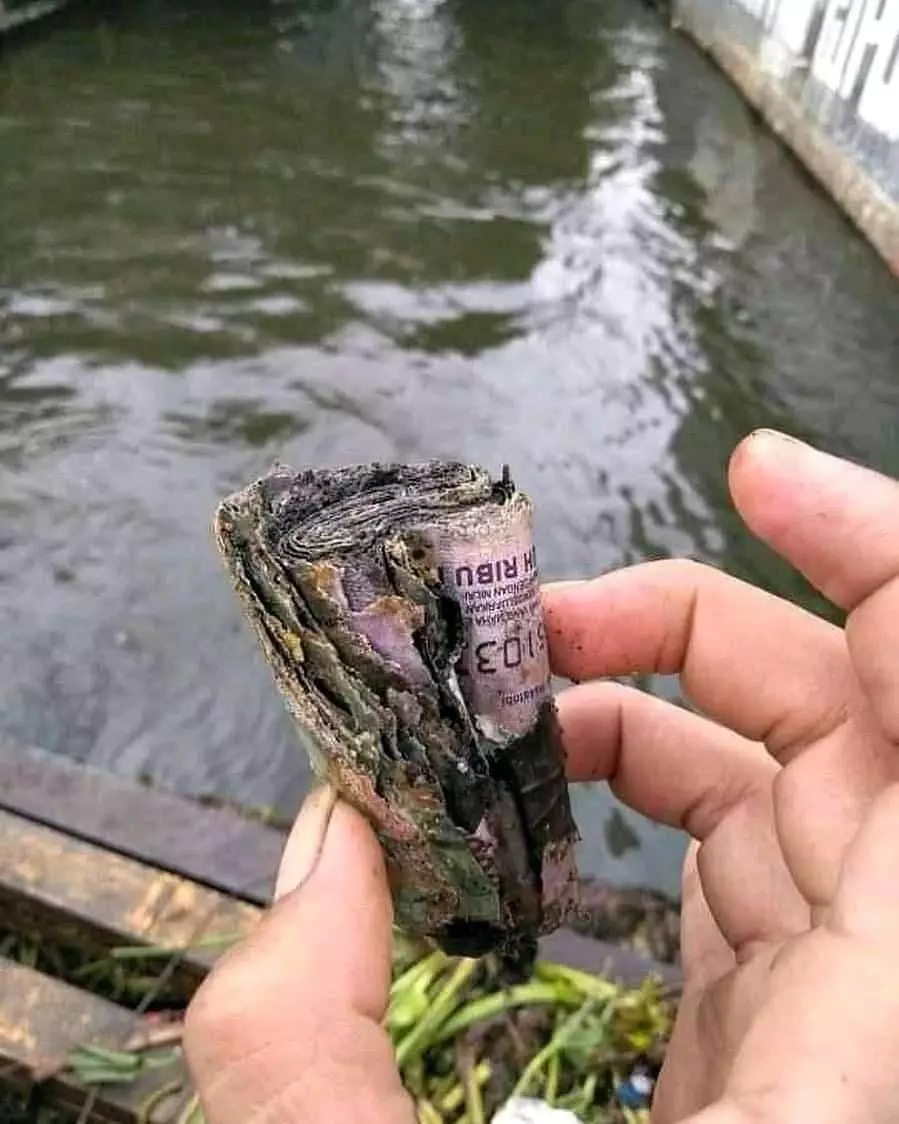 penampakan duit nyeleneh © 2021 Instagram penampakan duit nyeleneh © 2021 Instagram