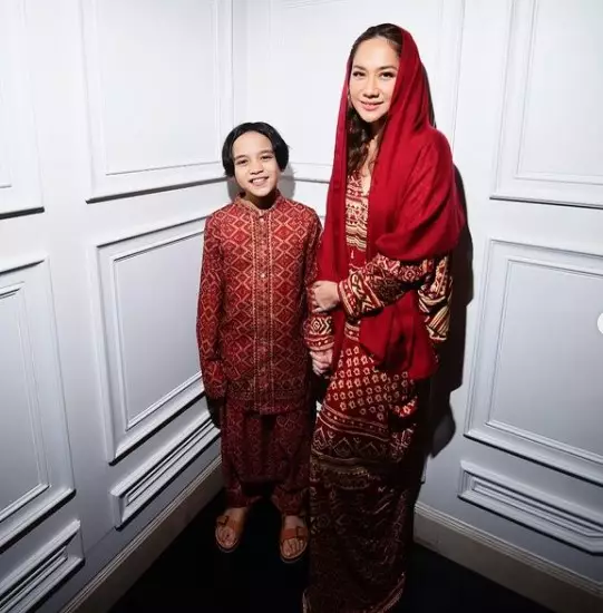 Potret outfit Lebaran 10 seleb cantik © berbagai sumber Potret outfit Lebaran 10 seleb cantik © berbagai sumber