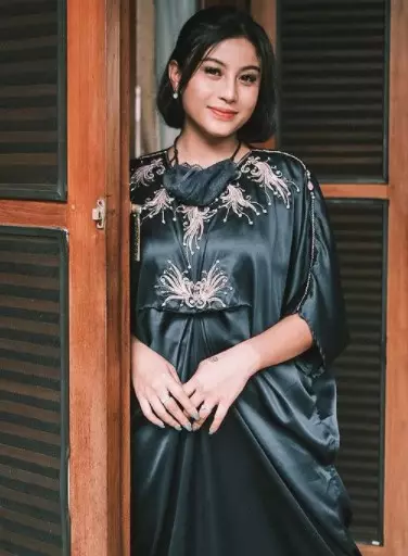 Potret outfit Lebaran 10 seleb cantik © berbagai sumber Potret outfit Lebaran 10 seleb cantik © berbagai sumber