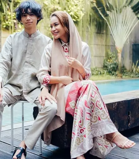 Potret outfit Lebaran 10 seleb cantik © berbagai sumber Potret outfit Lebaran 10 seleb cantik © berbagai sumber