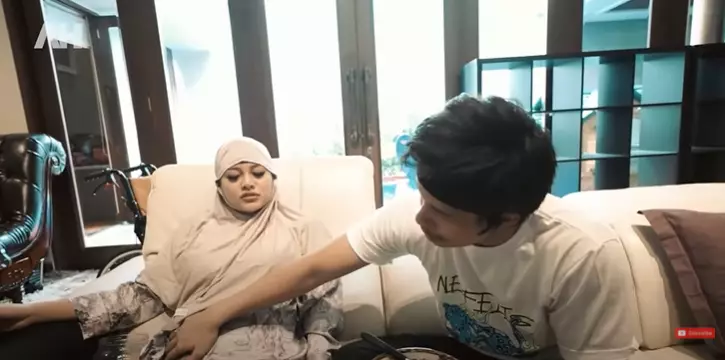 Atta setia dampingi Aurel sakit © 2021 brilio.net