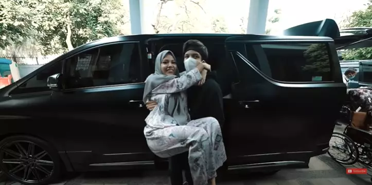 Atta setia dampingi Aurel sakit © 2021 brilio.net